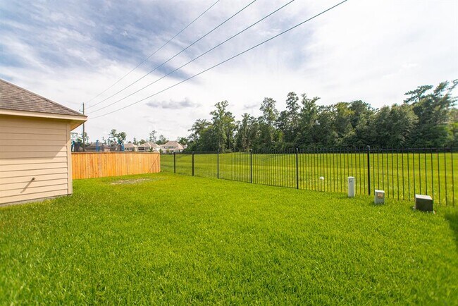Building Photo - 99 West Wading Pond Circle