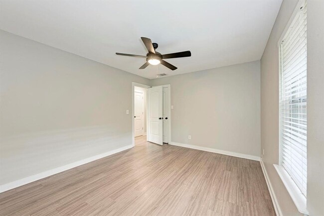 Building Photo - 1612 Elmhurst Dr