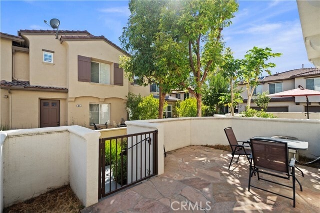 Building Photo - 18 Moonstone