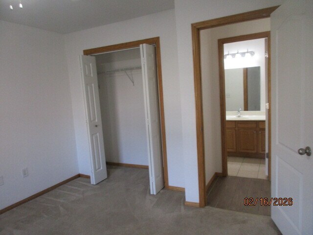 Building Photo - 2306 W Oak Park Pl