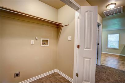 Building Photo - 728 W Walker St