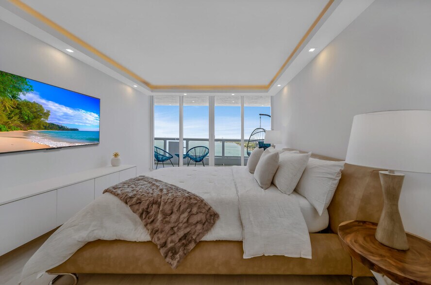 Building Photo - 1717 N Bayshore Dr