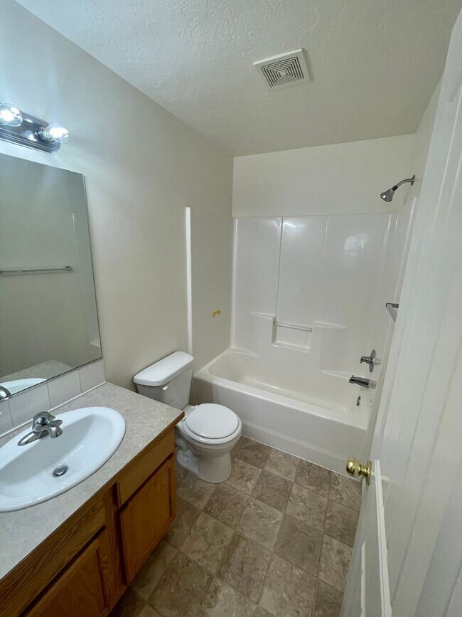 Building Photo - 3484 Vela Pl