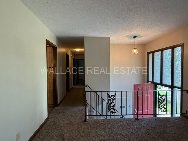 Building Photo - 4 BEDROOM HOUSE IN KINGS GATE SUBDIVISION ...