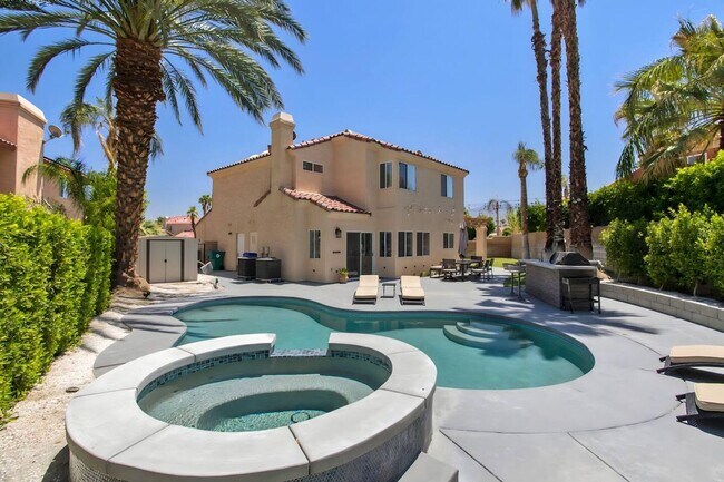 Building Photo - Pool Home in Palm Desert