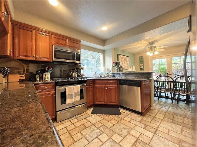 Building Photo - Beautiful Single Family home with Large Backyard