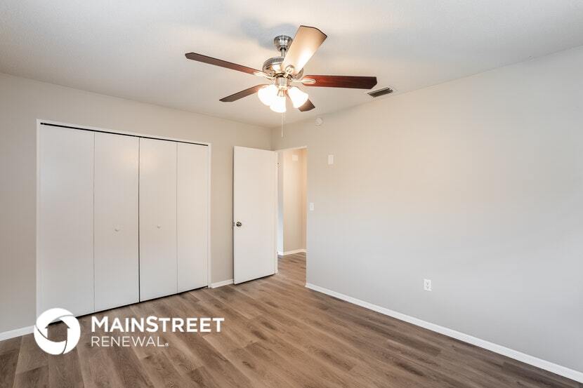 Building Photo - 328 52nd St W