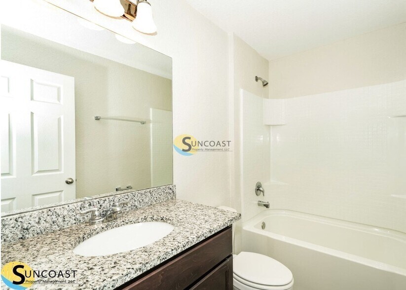 Building Photo - 9137 N Mendoza Way