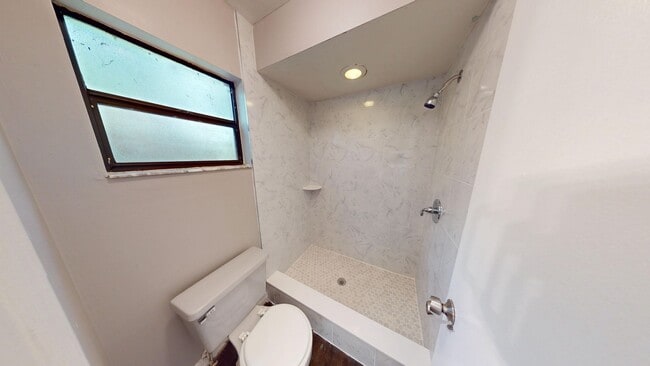 Building Photo - 3 Bedroom/ 2 Bathroom Home in Orlando!