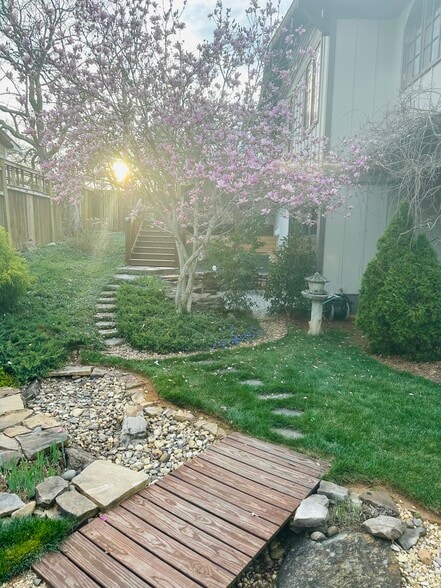 Building Photo - 100 Nevada Ave