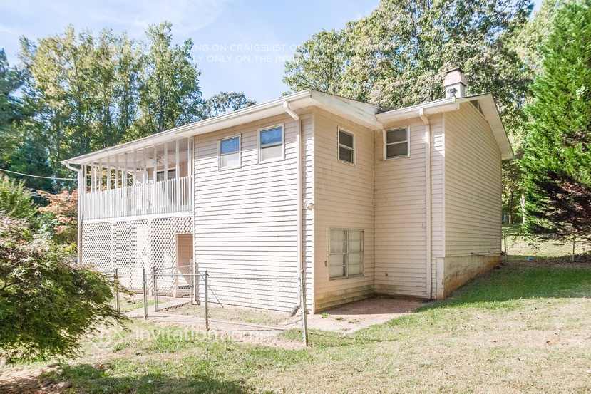 Building Photo - 2432 Brown Deer Trail NW