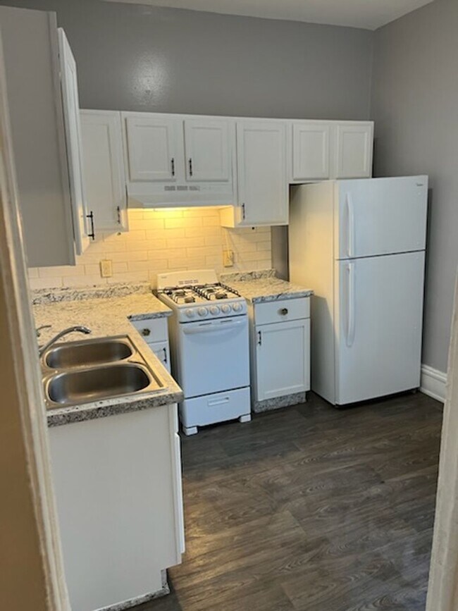 Building Photo - One Bedroom Westside Saint Paul Apartment