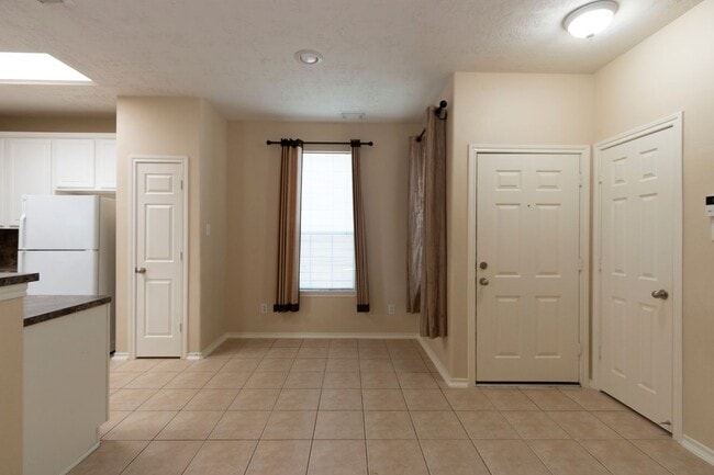 Building Photo - 25227 Boulder Bend Ln