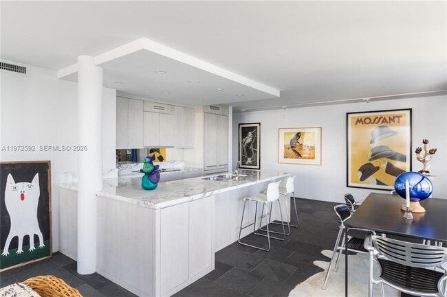 Building Photo - 555 NE 15th St