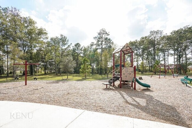 Building Photo - 25342 Shadowdale Dr