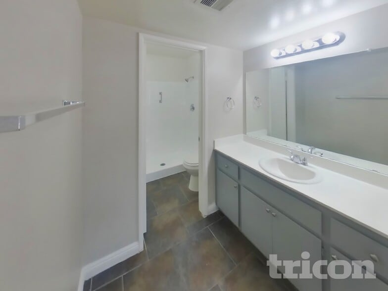 Building Photo - 3613 W Oakland St