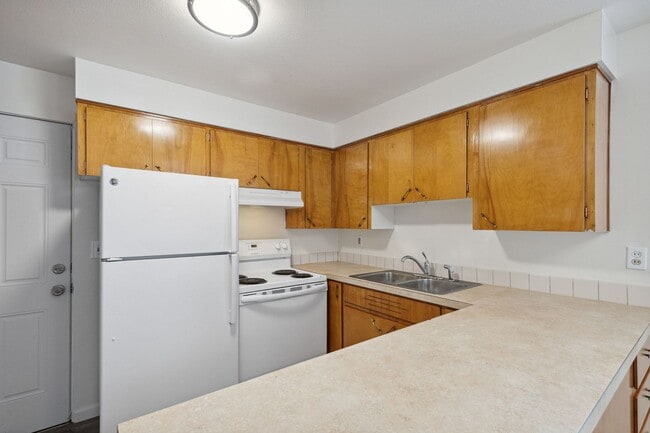 Building Photo - Knowles Properties