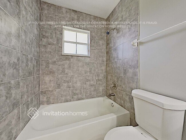 Building Photo - 2451 Sweetwater Blvd