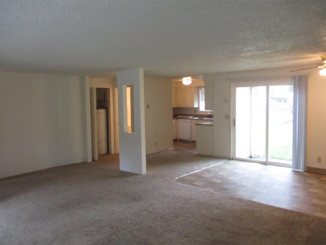 Building Photo - 4279 River Rd