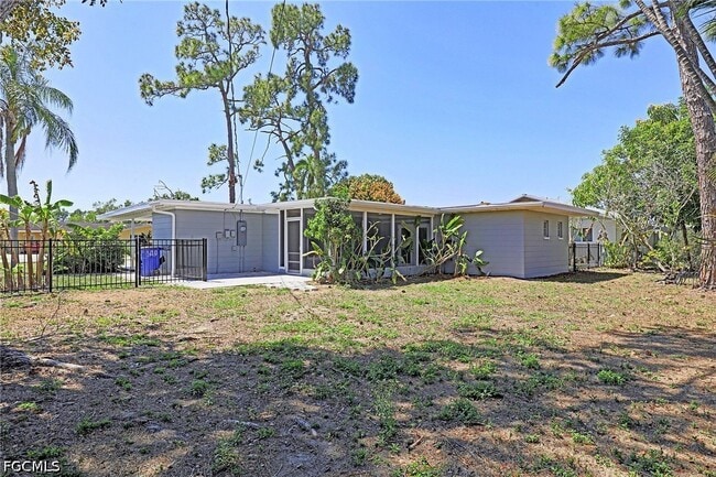 Building Photo - 2443 Harvard Ave