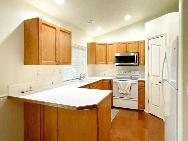Building Photo - 539 Fall Dr