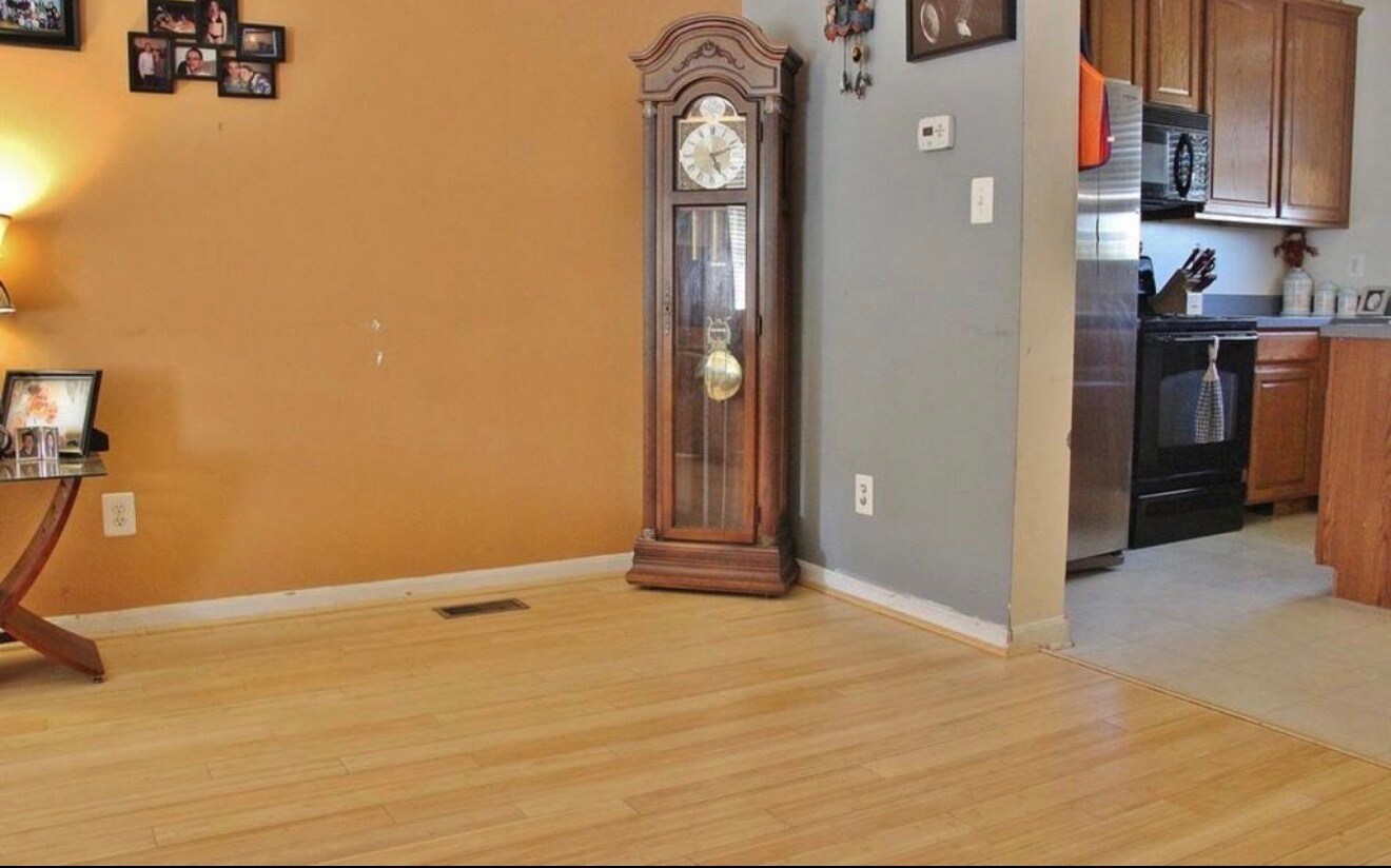 Building Photo - 3704 Armory Ln