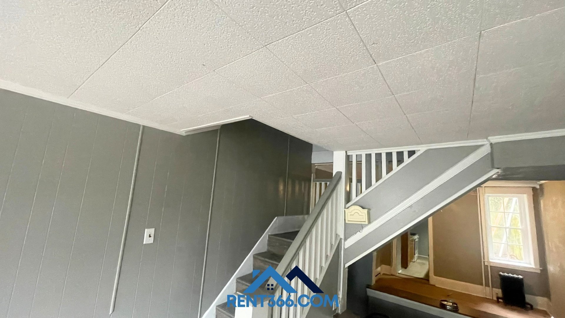 Building Photo - 403 E Norwegian St