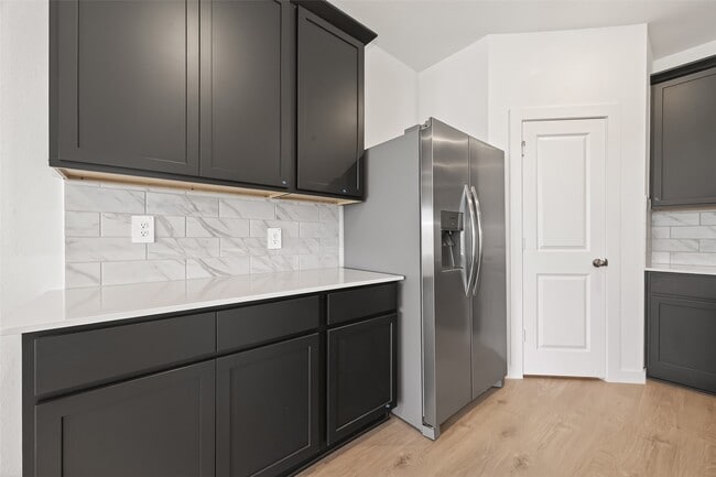 Building Photo - 4323 Camden Lakes St