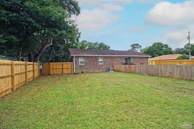 Building Photo - 4630 Bellview Ave