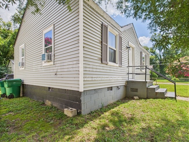 Building Photo - 131 Slagle Ave