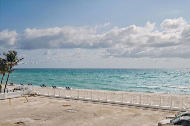 Building Photo - 3505 S Ocean Dr