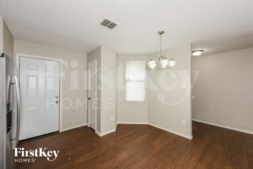 Building Photo - 3945 German Pointer Way