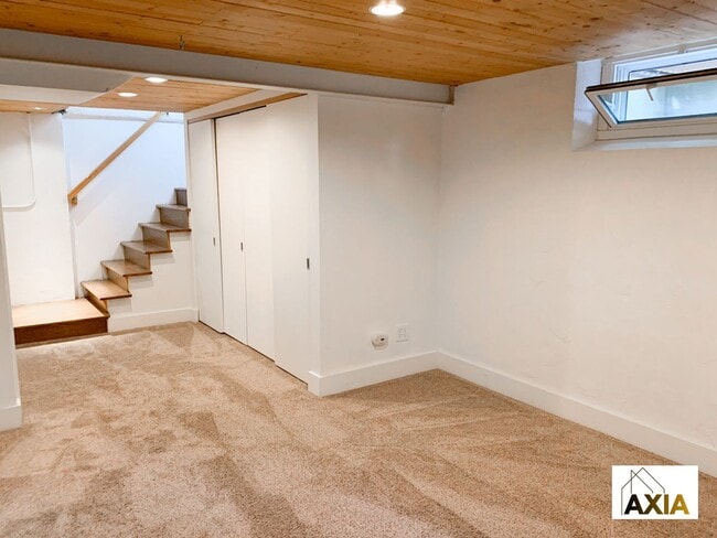 Building Photo - Exceptional Neighborhood!