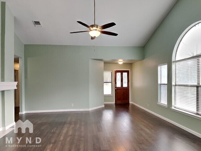 Building Photo - 3403 Shallow Grove