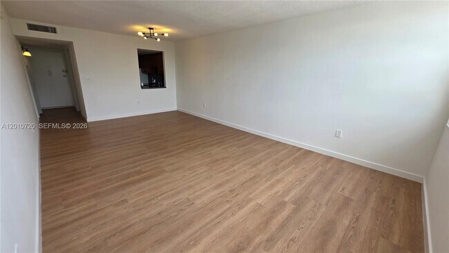 Building Photo - 1351 NE Miami Gardens Dr