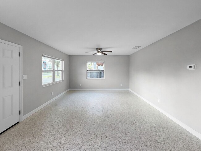 Building Photo - 2720 57th St S