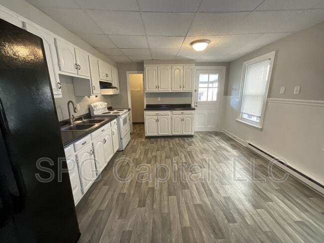 Building Photo - 32 N 2nd St