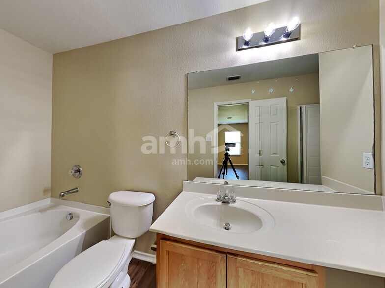 Building Photo - 1741 Trego Dr
