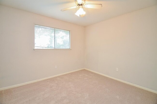 Building Photo - 14106 Locke Ln