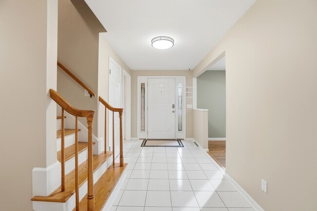 Building Photo - 2481 E Rahn Rd