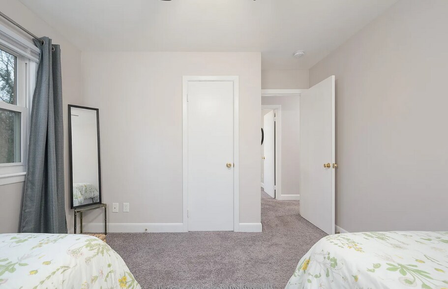 bedroom 3 - 412 Belvedere St