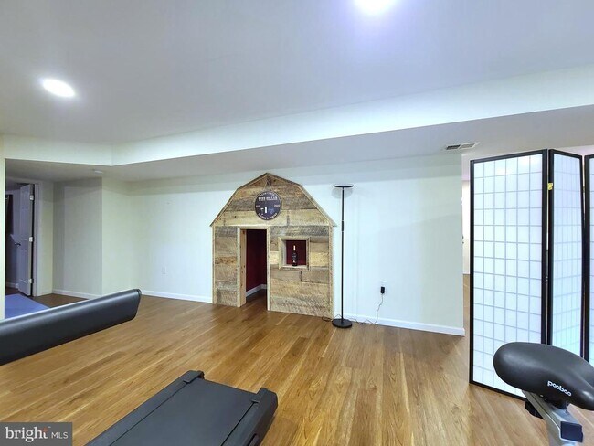 Building Photo - 110 Bentpath Ct