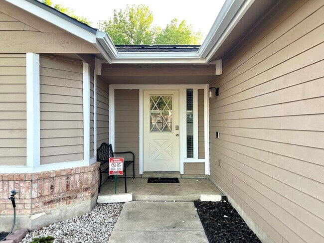 Building Photo - 207 Canoga Park Dr