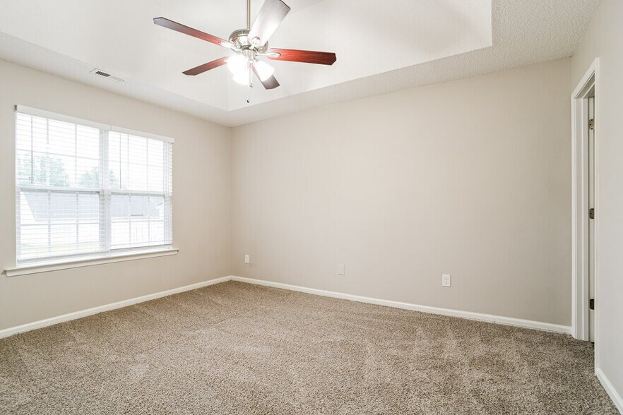 Building Photo - 8248 Fox Swamp Rd