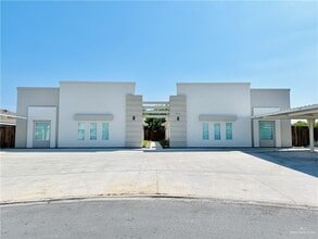 Building Photo - 17 Bella Costa Dr