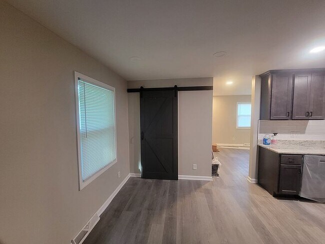Building Photo - 3208 Shallowford Dr