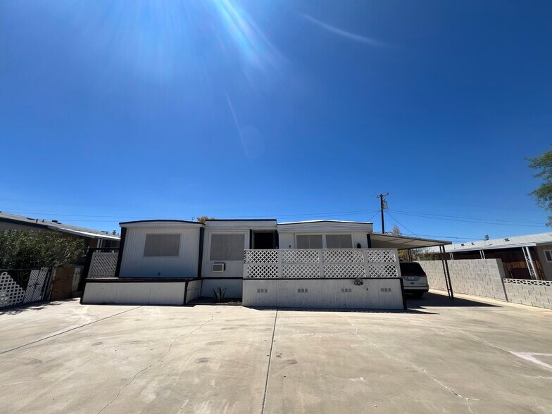 Primary Photo - 252 Mojave Ln