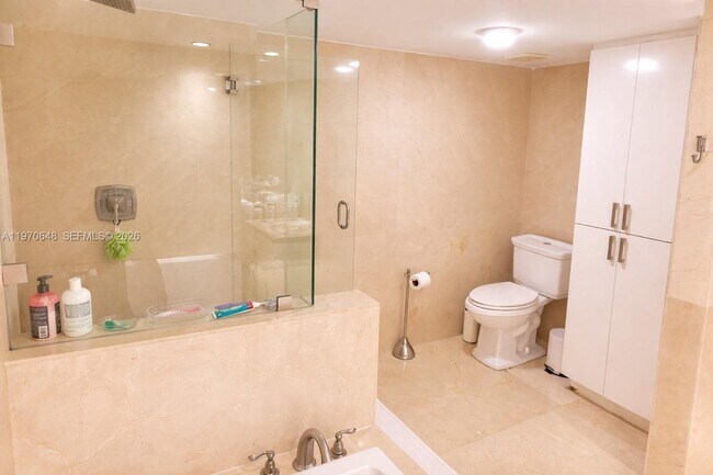 Building Photo - 1717 N Bayshore Dr