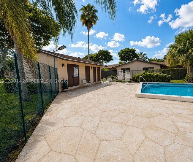 Building Photo - 22344 Palomita Dr
