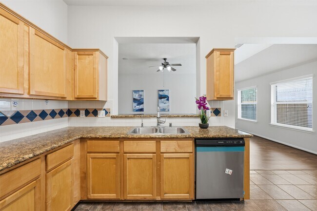 Building Photo - 2319 Falcon Knoll Ln